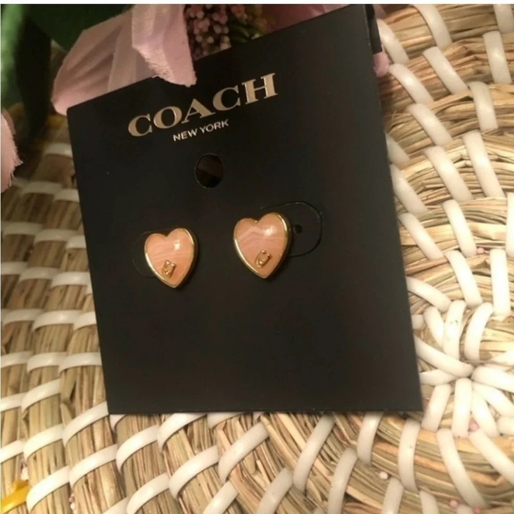 Coach Enamel Heart Stud Earrings Gold Tone C Logo Pink Heart Earring NWT​​​​​​​​ - Picture 4 of 5